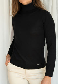 Ysola Black
